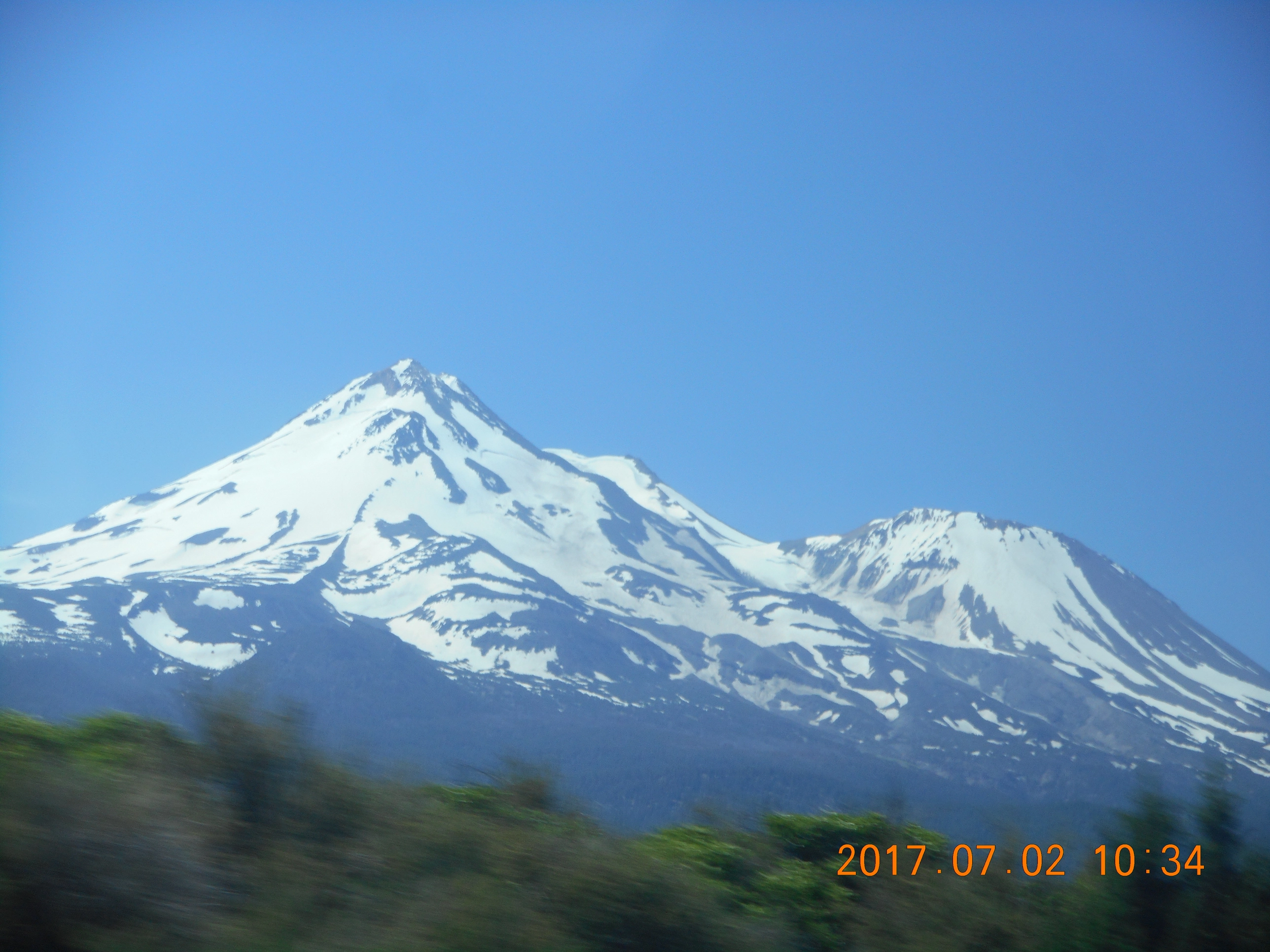 A photo of a snowy mountain